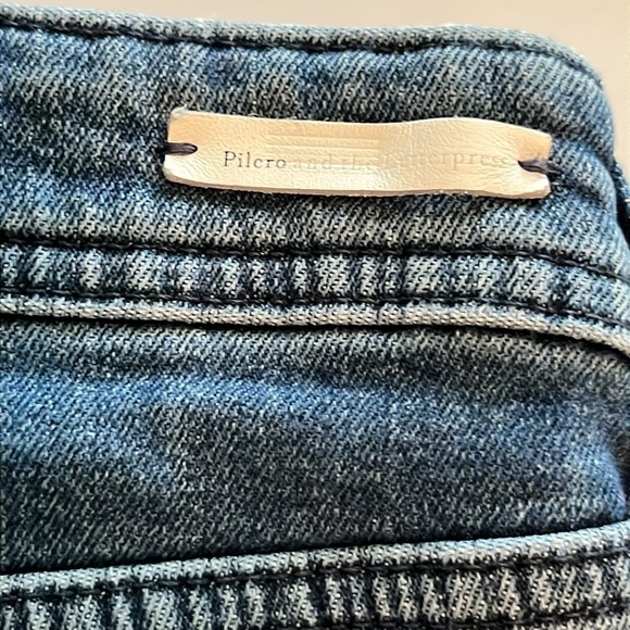 Pilcro and the Letterpress Anthropologie Slim
Boyfriend Shorts High Rise Size 28 - Picture 15 of 16
